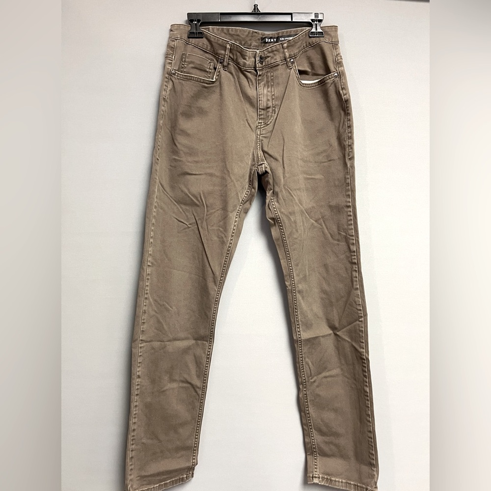 DKNY straight leg jeans Brown sz 32x32.